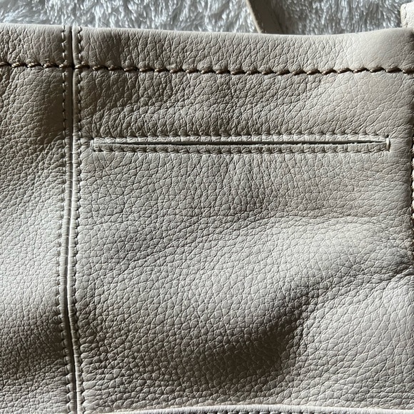 Woman’s cream crossbody bag made by the Sak - Picture 7 of 9